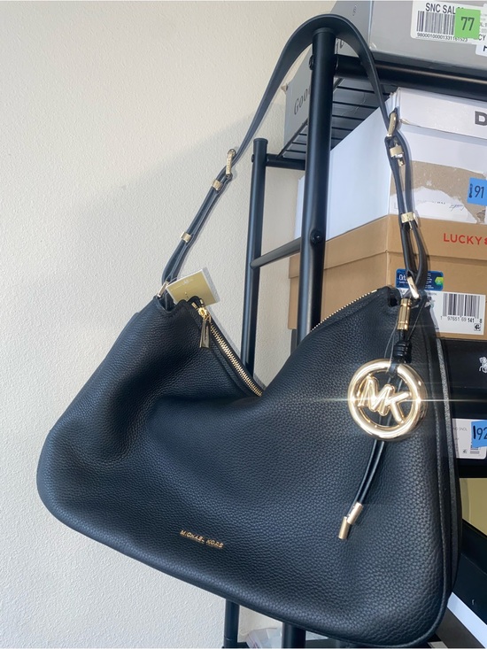 Michael Kors Handbags - Michael Kors Black Pebbled Leather Purse with Gold Logo Charm